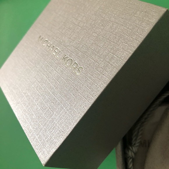 New - Michael Kors Butterfly Pendant - Picture 4 of 4